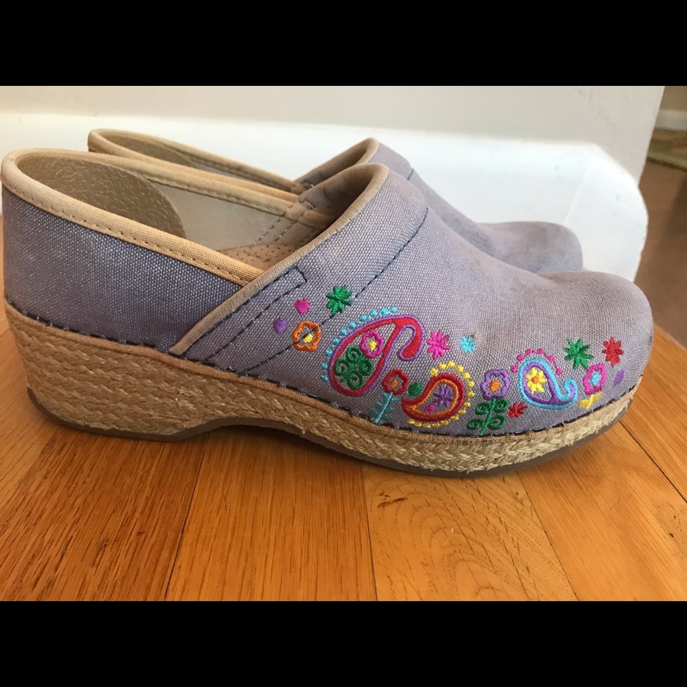 Dansko vegan lilac canvas embroidered 37